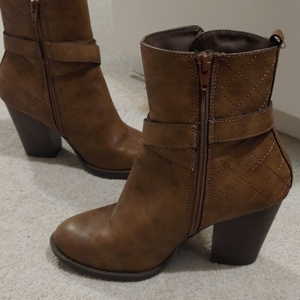 Boots - Picture 2 of 3